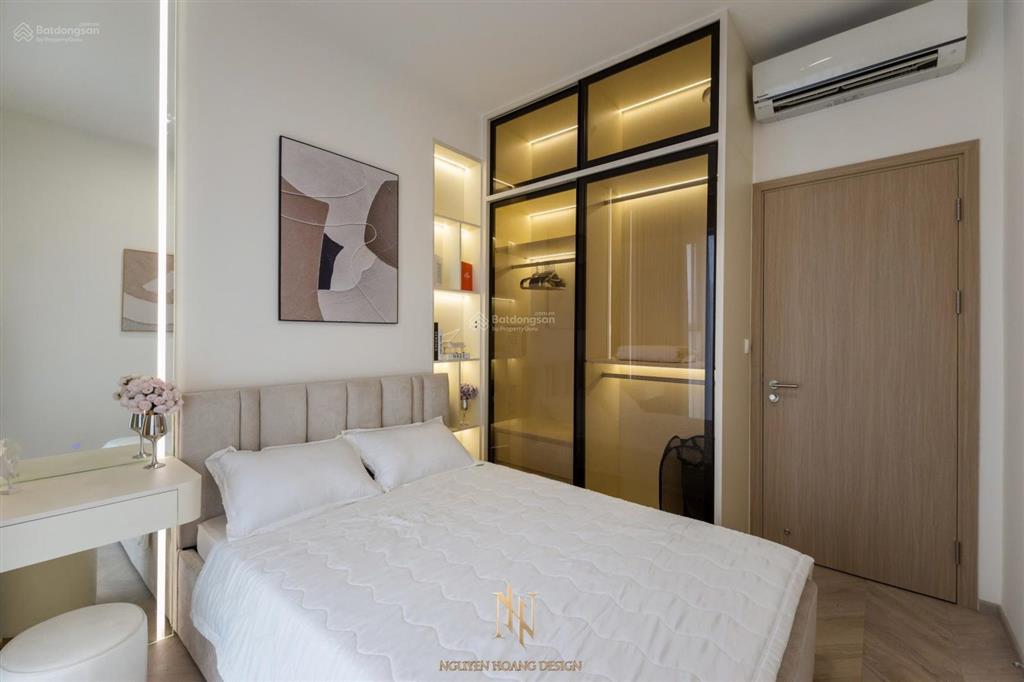 Chính chủ mcp 2pn có sổ view hồ bơi sân golf công viên full nội thất net 5.2 tỷ