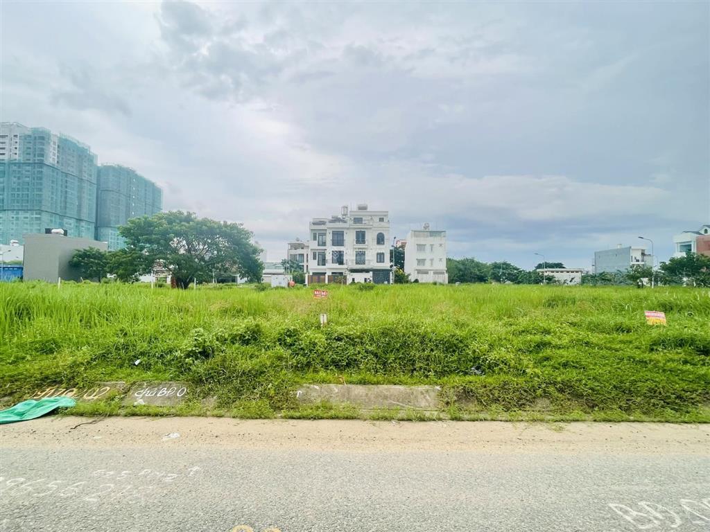 Bán lô d/a phú nhuận 2 p.tml q2 ngay tthc tp. thủ đức trục đường thông giá chỉ 140tr/m2, dt129,5m2