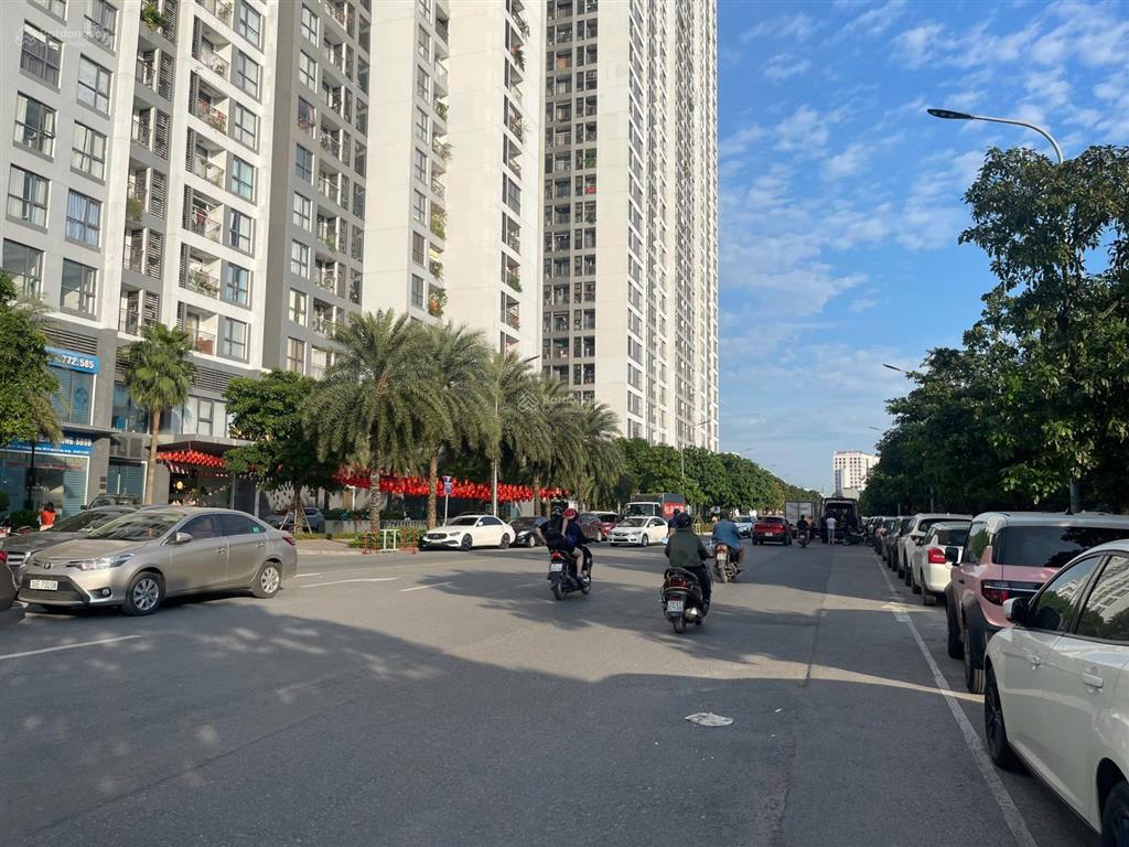 Chính chủ cần bán shop thương mại chân đế toà nhà vinhome green bay mễ trì  0987 198 ***