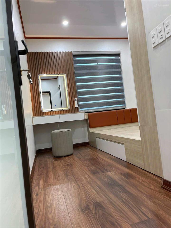 Chung cư 6 tầng  2 ngủ đủ tiện ích  sổ đỏ riêng 43m2 khu vực vip phú thượng nhỉnh 2 tỷ
