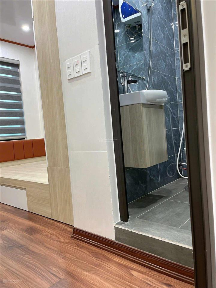 Chung cư 6 tầng  2 ngủ đủ tiện ích  sổ đỏ riêng 43m2 khu vực vip phú thượng nhỉnh 2 tỷ