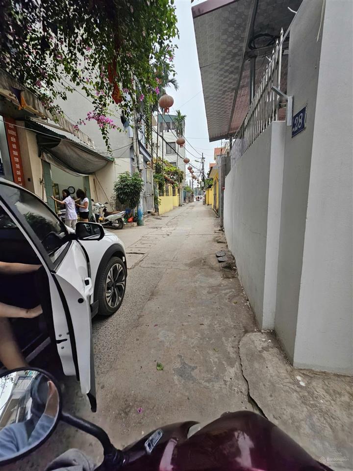 Cần bán đất đẹp sóc sơn 90m2, mặt tiền 6m, ô tô vào giá hơn 3 tỷ giá đầu tư  0778 395 ***