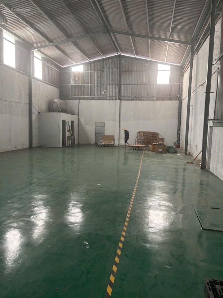 Cho thuê kho đẹp 300m2 giá 22 triệu ở tp thuận an bình dương  0908 954 ***