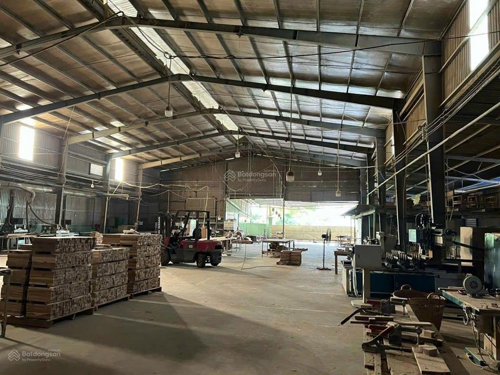 Cho thuê kho xưởng 1800 m2 giá 92 triệu. ở phường khánh bình tân uyên bình dương  0908 954 ***