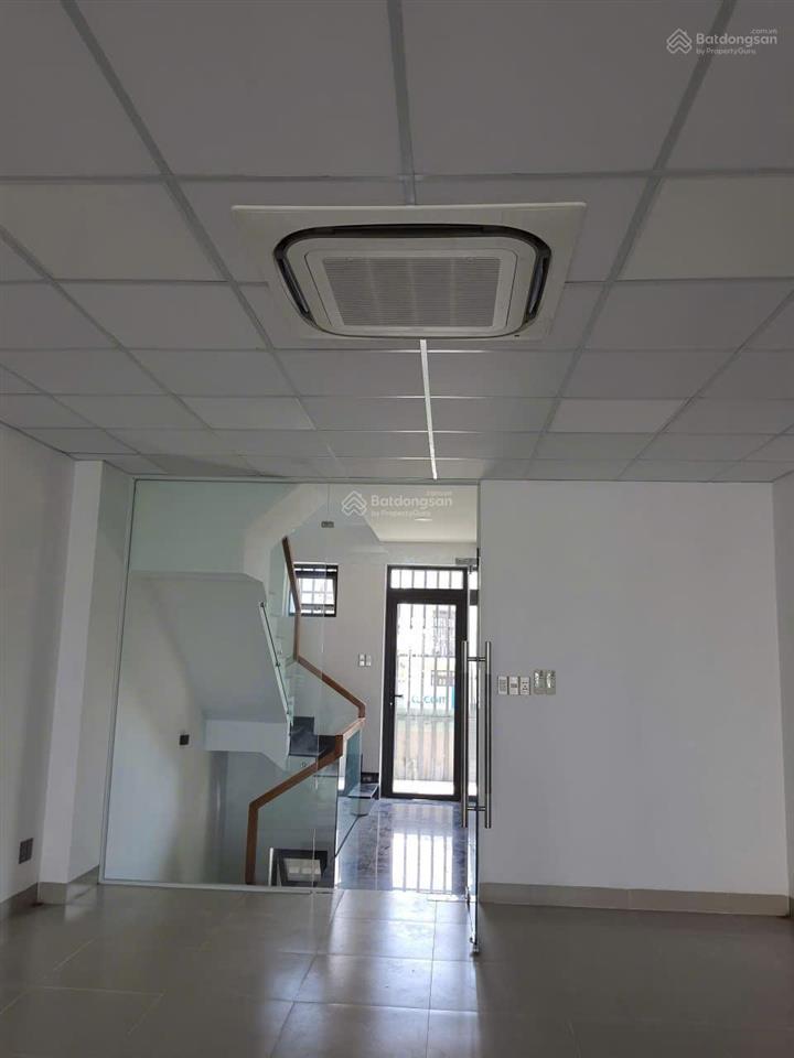 Cho thuê văn phòng lương định của an phú 500m2 sử dụng hầm riêng ,trệt lửng 3 lầu .giá 100tr/tháng