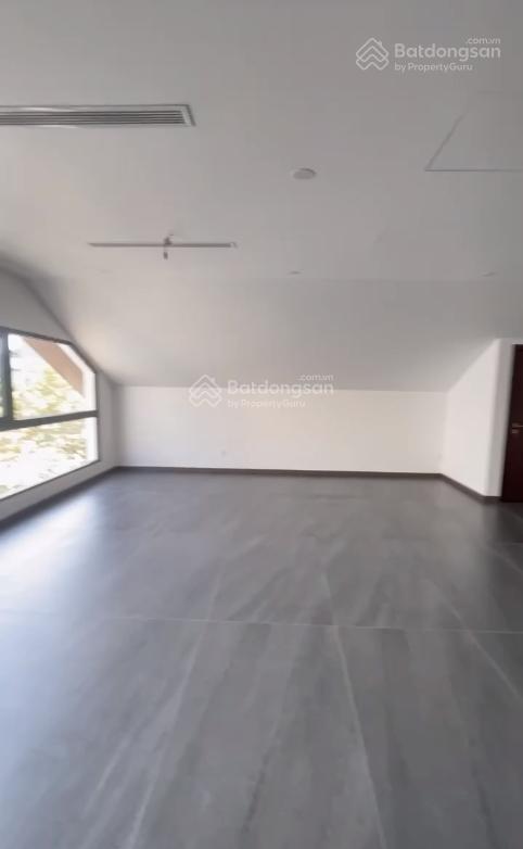 Cho thuê văn phòng đảo kim cương 500m2 sử dụng. hầm riêng sàn trống suốt 120tr/tháng
