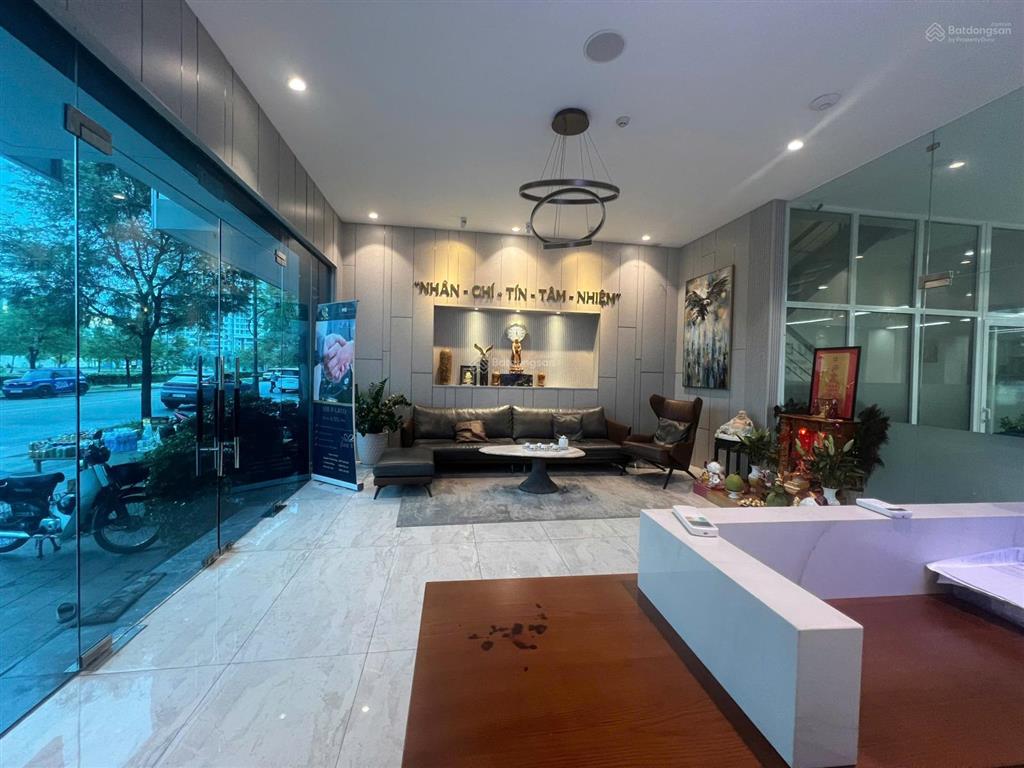 Cho thuê nguyên căn shophouse lakeview thủ thiêm giá 190tr triệu/tháng hầm, 1 trệt, 3 lầu, 700m² sd