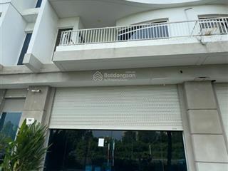Chủ gửi cho thuê nhà phố 3 tầng 1 hầm mặt tiền đường tố hữu khu lakeview thủ thiêm