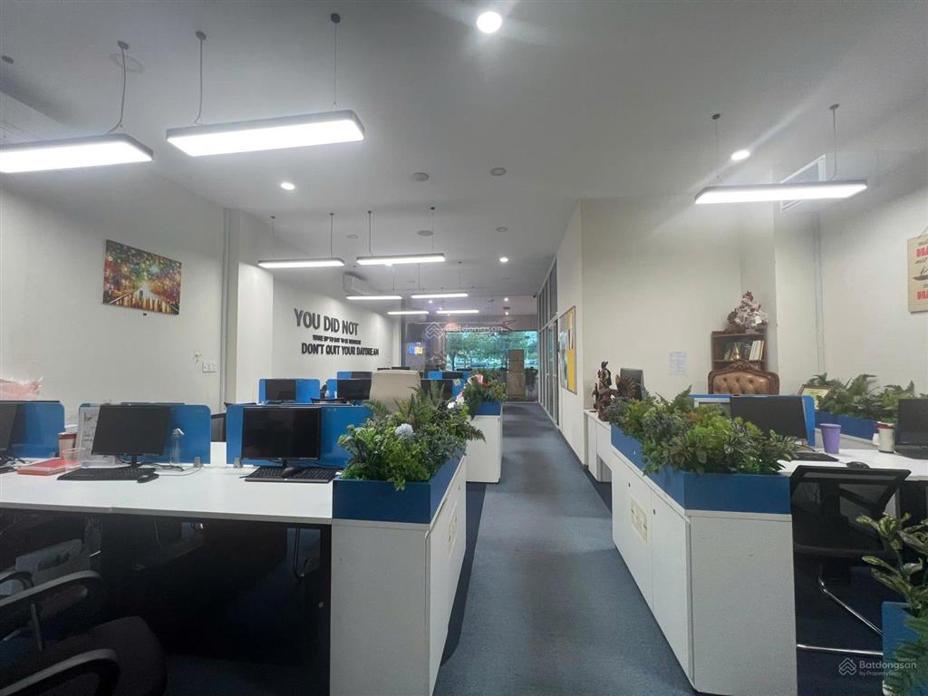 Cho thuê tòa nhà lakeview thủ thiêm 700m² sử dụng giá thuê 185tr/tháng, bàn giao ngay, ngang 7x20m