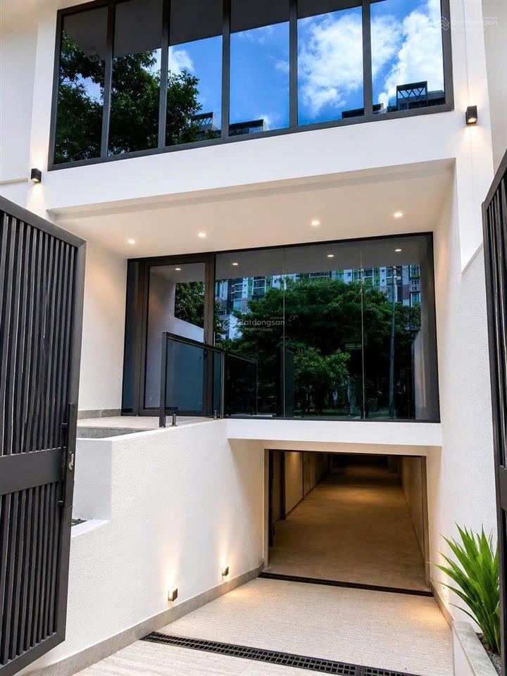 Cho thuê nhà phố thương mại đường 62a cát lái | hầm + thang máy | 5 tầng | giá 75 triệu/tháng