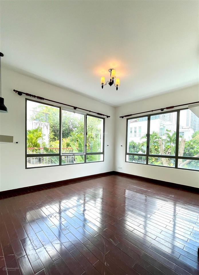 Cho thuê villa riviera giang văn minh | 4pn | 500m² | sân vườn riêng | 5.000 usd/tháng