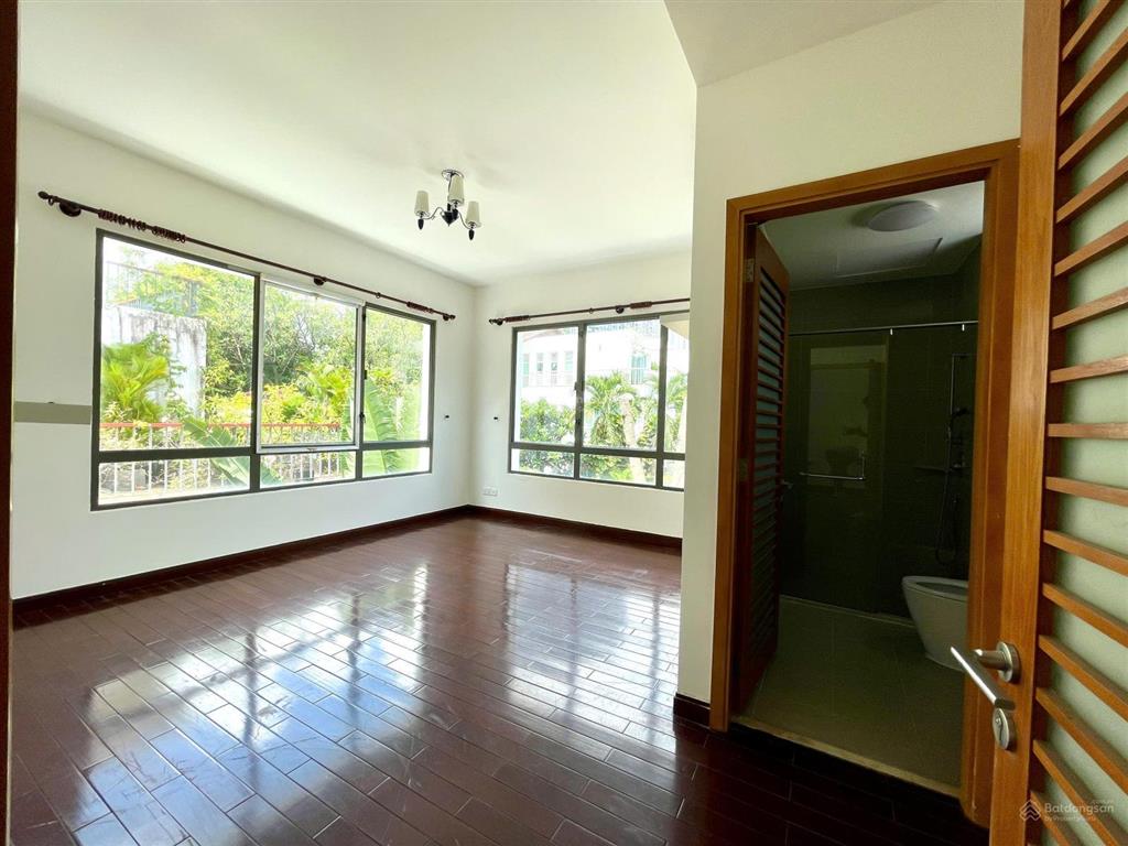 Cho thuê villa riviera giang văn minh | 4pn | 500m² | sân vườn riêng | 5.000 usd/tháng
