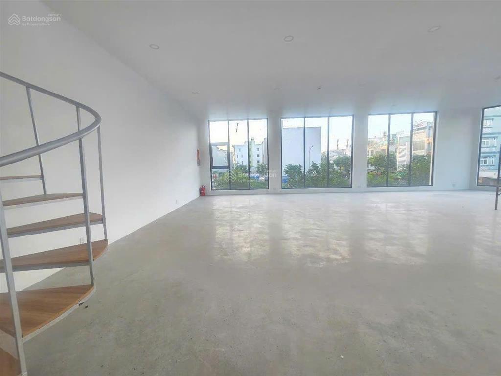 Cho thuê căn góc 2 mặt tiền phạm văn ngôn  an khánh 465m2 trần cao 4m phù hợp showroom, f&b, vp