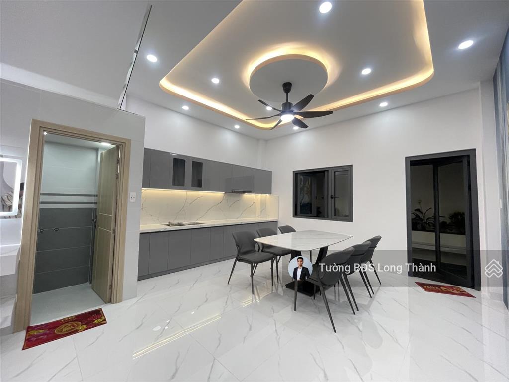 Bán căn nhà mặt tiền nhựa khu suối phèn long đức 1 trệt 2 lầu full nội thất giá chỉ 5,8 tỷ