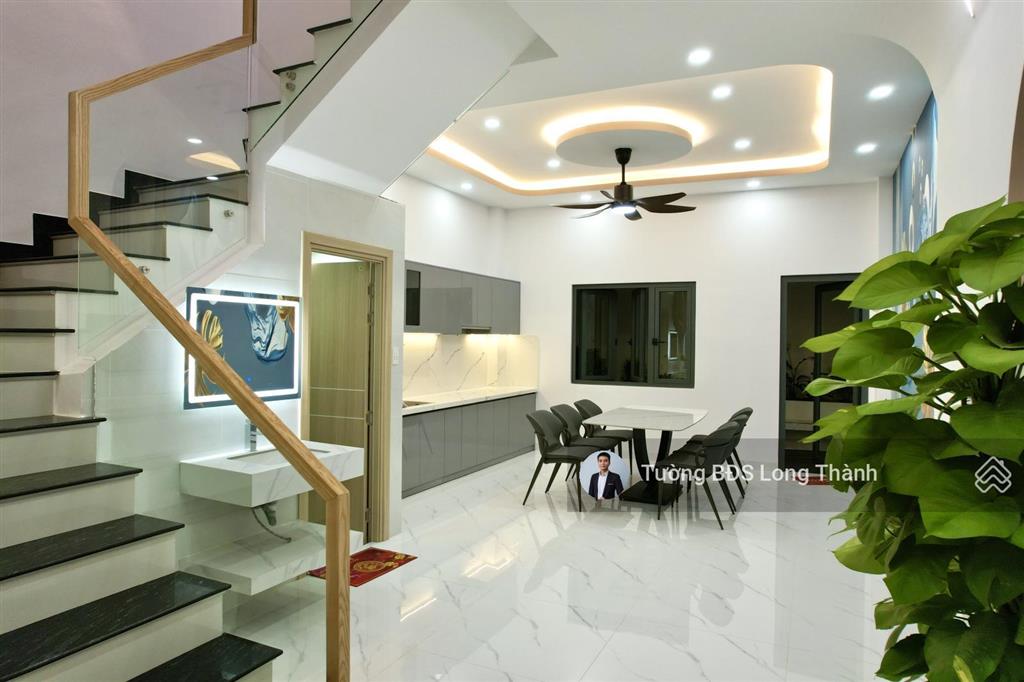 Bán căn nhà mặt tiền nhựa khu suối phèn long đức 1 trệt 2 lầu full nội thất giá chỉ 5,8 tỷ