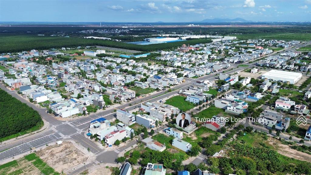Cần bán lô góc 2 mặt tiền đường lớn 48 mét sổ sẵn kinh doanh được ngay