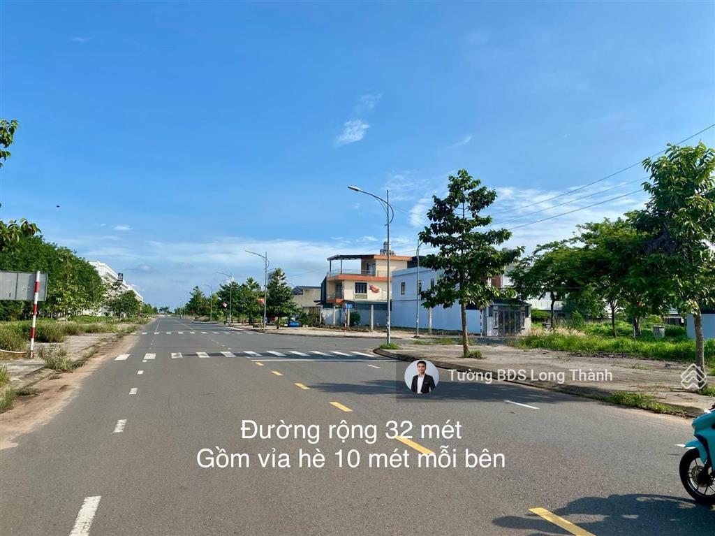 Hạ giá bán gấp lô góc 2 mặt tiền rộng và đẹp 410m2 giá tốt