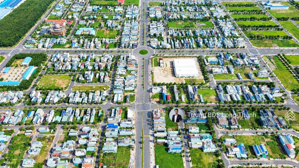 Hạ giá bán gấp lô góc 2 mặt tiền rộng và đẹp 410m2 giá tốt