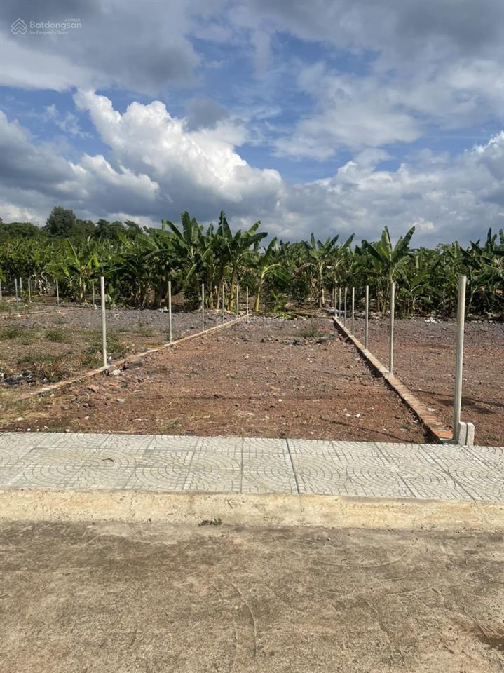 Bán lô đất hưng lộc  dầu giây (đồng nai), sổ hồng sẵn, ô tô tới đất, 640 triệu