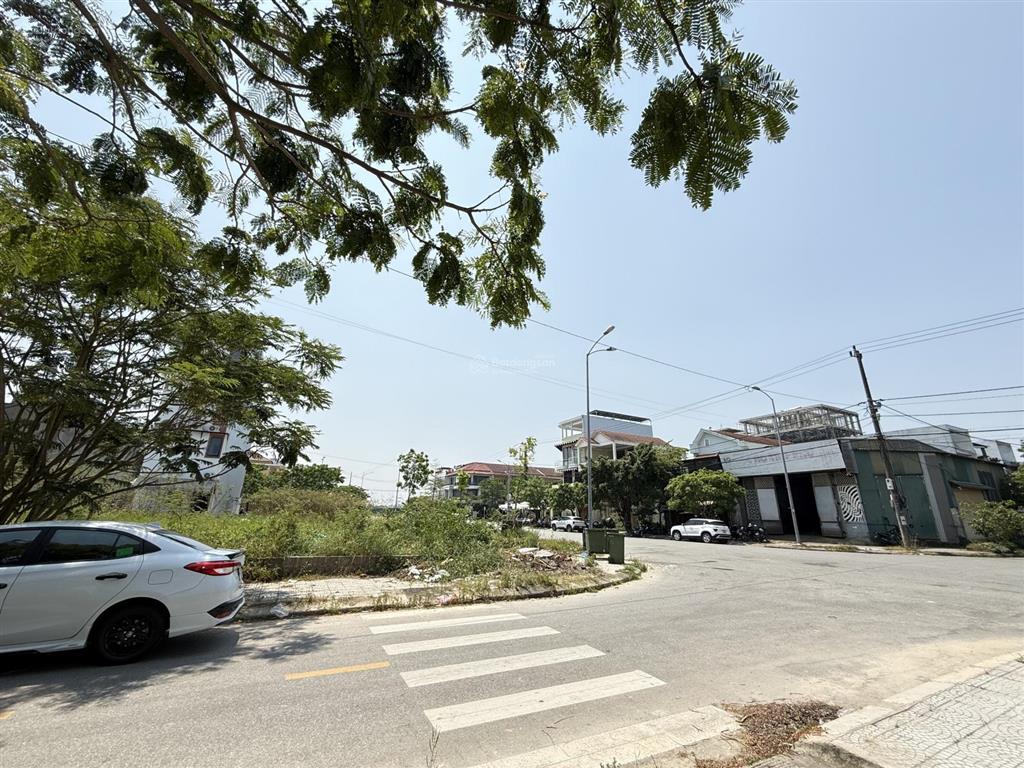 Lô góc 2 mặt tiền đại cồ việt  vị trí kinh doanh