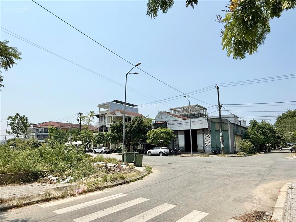 Lô góc 2 mặt tiền đại cồ việt  vị trí kinh doanh