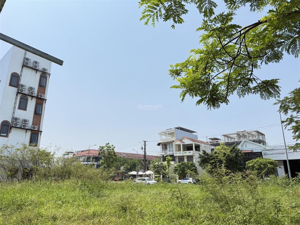 Lô góc 2 mặt tiền đại cồ việt  vị trí kinh doanh