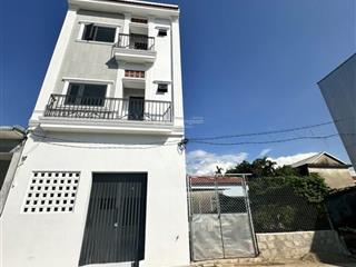 Bán nhà có 5 phòng khai thác ngay, cạnh làng đại học