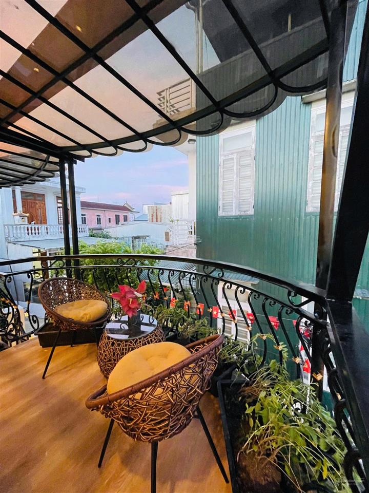 Nhà cần bán  homestay tân cổ điển sân vườn k235 phạm văn đồng, tp huế