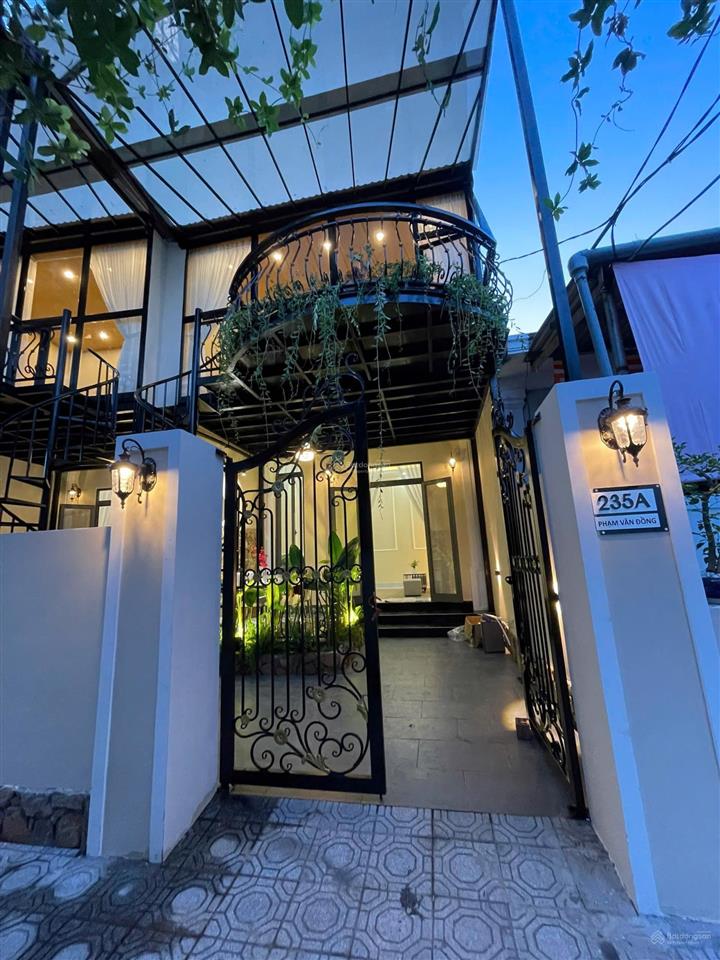 Nhà cần bán  homestay tân cổ điển sân vườn k235 phạm văn đồng, tp huế