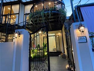 Nhà cần bán  homestay tân cổ điển sân vườn k235 phạm văn đồng, tp huế