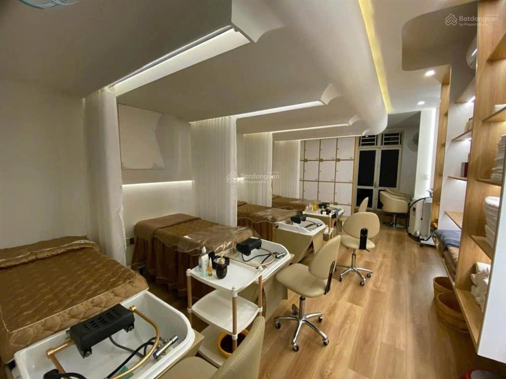 Nhà 2 tầng mặt tiền trần quang khải, ngay trung tâm ngã 6 huế