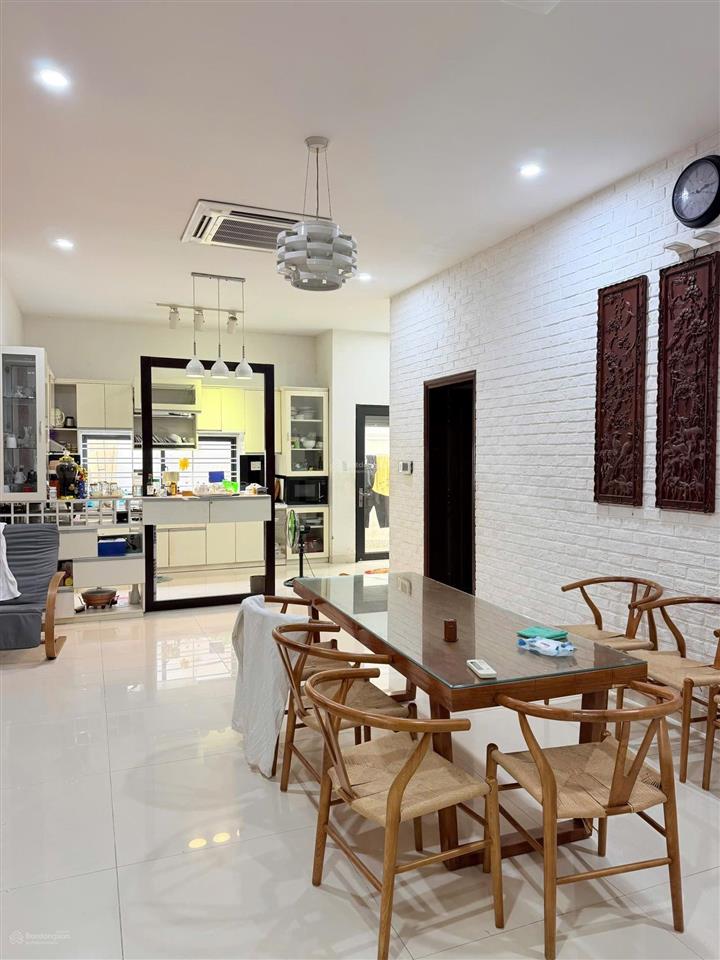Biệt thự mặt tiền trung tâm nội thành huế cách đại nội chỉ 400m  tiện ích xung quanh