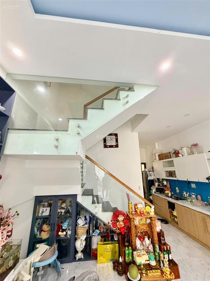 Nhà 3 tầng kiệt ô tô hồ đắc di cao ráo, không lo ngập