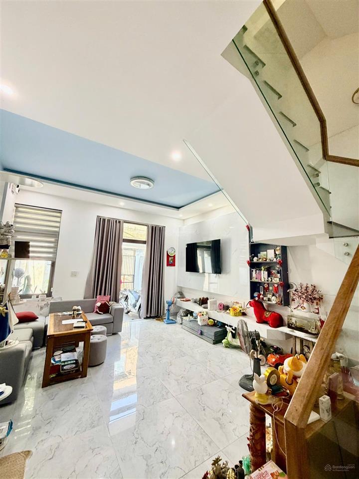 Nhà 3 tầng kiệt ô tô hồ đắc di cao ráo, không lo ngập