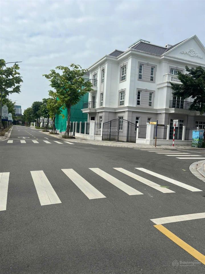 Bán shophouse eurowindow trâu quỳ gia lâm  mặt hồ điều hòa, kinh doanh đỉnh, sổ đỏ lâu dài