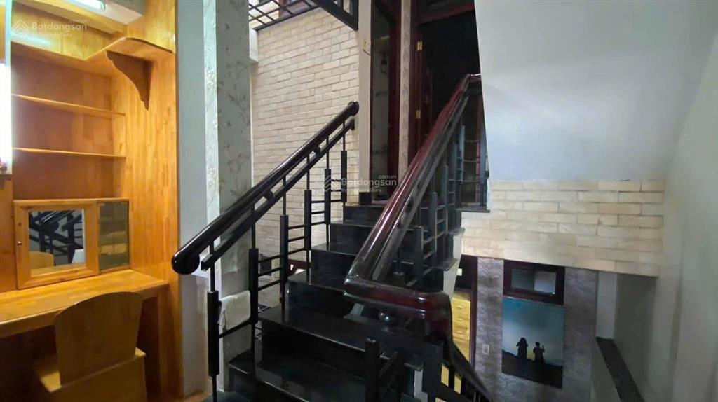 Nhà hẻm quang trung trung tâm nha trang ra tháp trầm hương,biển, quảng trường, chợ đêm 5 phút