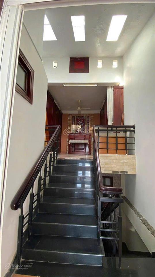 Nhà hẻm quang trung trung tâm nha trang ra tháp trầm hương,biển, quảng trường, chợ đêm 5 phút