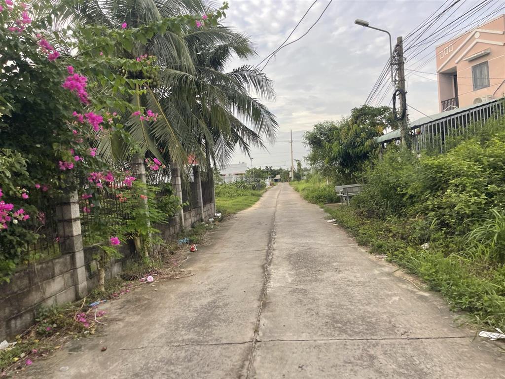 Bán đất mt đường bê tông thôn tiến hưng đi vô gần tp phan thiết