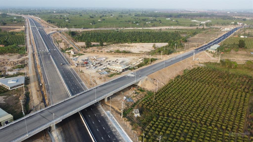 Bán đất mặt tiền đường nhựa liên xã hàm kiệm, htn, gần nút giao cao tốc dầu giây  phan thiết