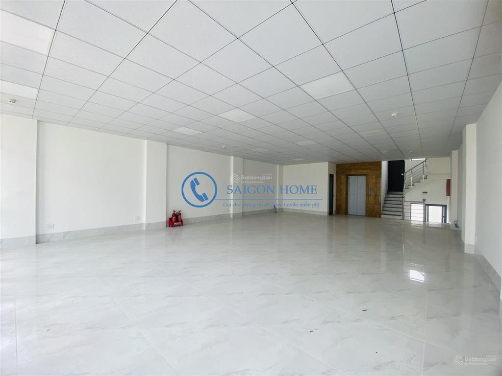 Cho thuê tòa văn phòng trung tâm quận 2 hầm 7 tầng trống suốt, thang máy