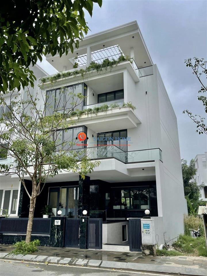 Cho thuê nguyên căn 10x20m, hầm 4 tầng  thang máy, máy lạnh đầy đủ, sẵn nội thất trung tâm quận 2