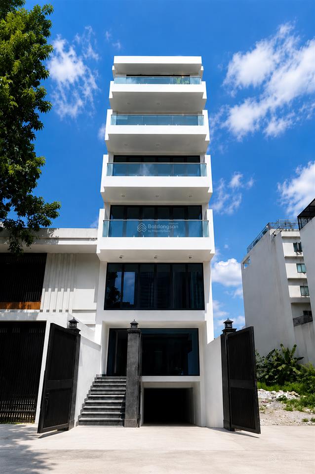 Cho thuê tòa văn phòng mới trung tâm quận 2  hầm 6 tầng, thang máy ~ 525m²