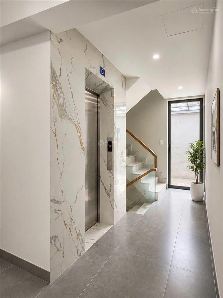 Cho thuê tòa văn phòng mới trung tâm quận 2  hầm 6 tầng, thang máy ~ 525m²