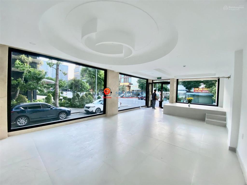 Cho thuê tòa văn phòng góc 2 mặt tiền hầm 6 tầng trung tâm quận 2