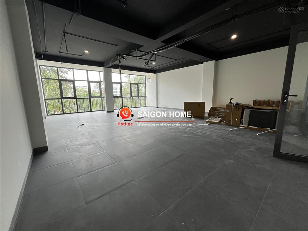 Cho thuê văn phòng hầm + 4 tầng sàn trống suốt trung tâm quận 2