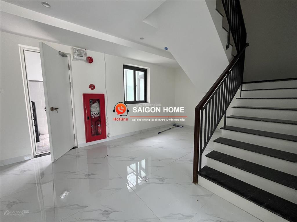 Cho thuê văn phòng hầm + 4 tầng sàn trống suốt trung tâm quận 2