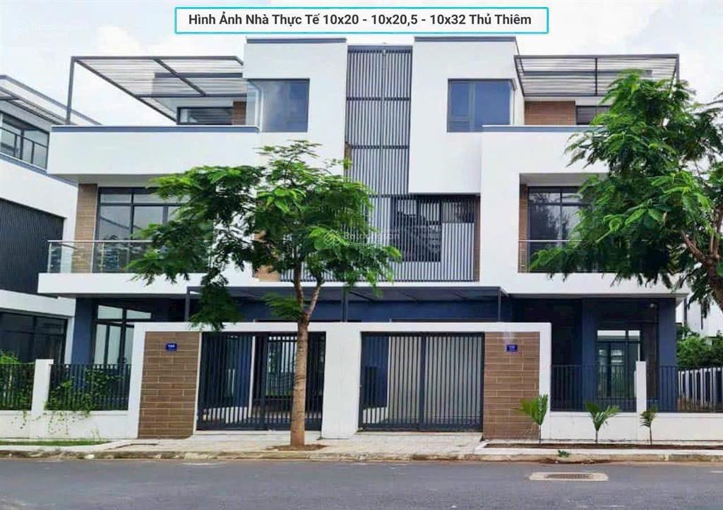 Giảm giá bán nhanh nhà song lập 8x20 giá 12,8 tỷ da đông tăng long