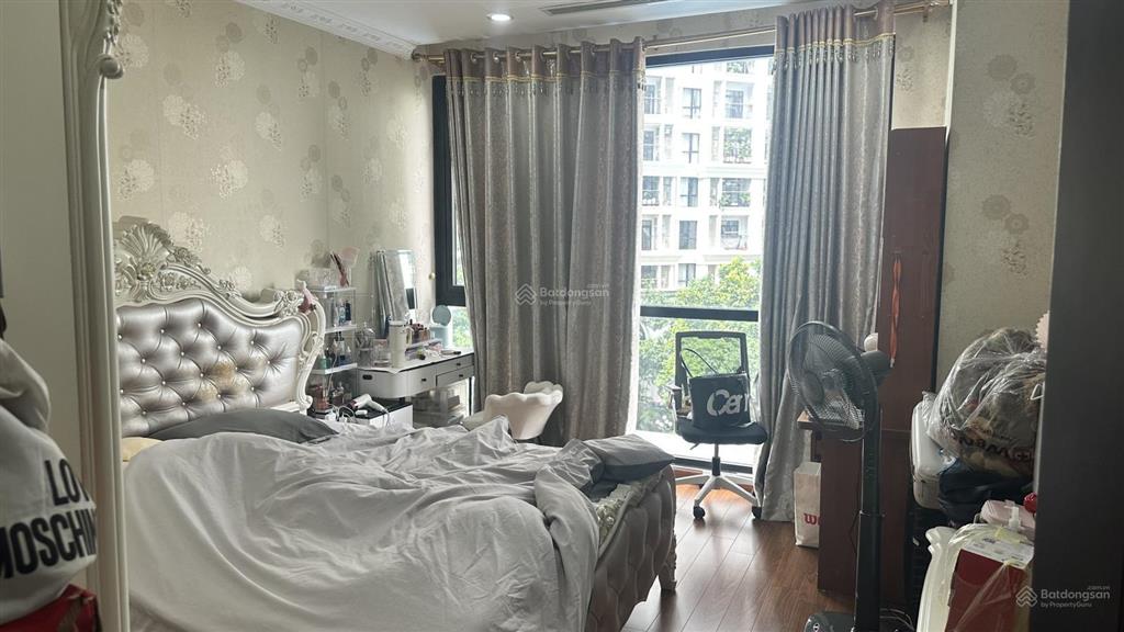 Chính chủ bán chung cư 3pn 138m2 royal city đã sửa chữa đẹp 16 tỷ
