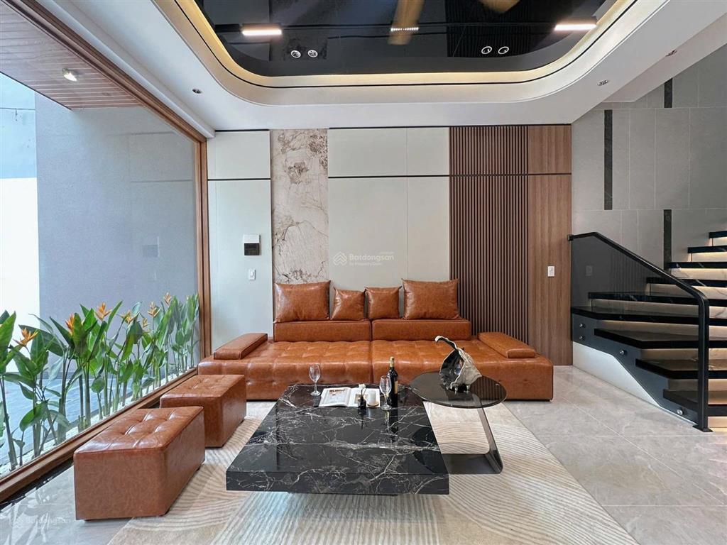 Nhà đẹp 3 tầng full nội thất hiện đại sang trọng, khu đô thị sinh thái hòa xuân, đn