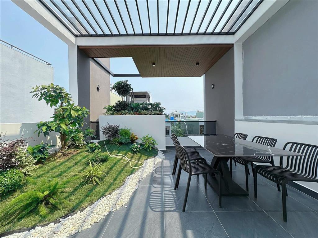 Nhà đẹp 3 tầng full nội thất hiện đại sang trọng, khu đô thị sinh thái hòa xuân, đn